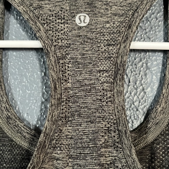 Lululemon Swiftly Tech Racerback 2.0 Grey/Black Tank Women’s Size 6 - Picture 3 of 11